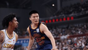 欧宝体育-包含离谱！集结日拜仁慕尼黑备战CBA季后赛深圳男篮集结日手感冰凉，风云突变菲尼克斯太阳今晚临场应变的词条